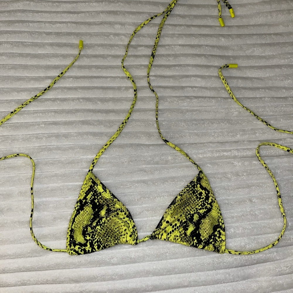 Triangl python top